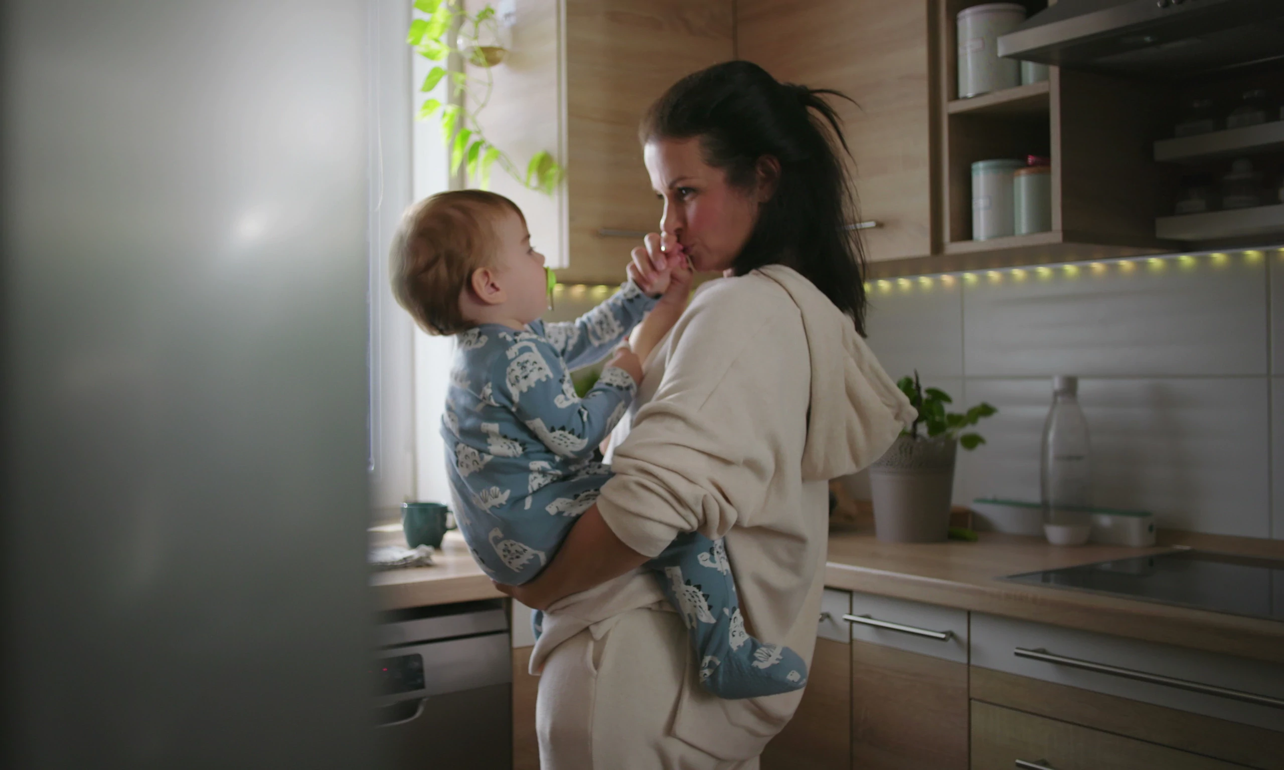 Indépendant profitant avec sa famille grâce aux allocations familiales